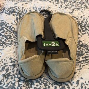 Men’s Sz 12 new with tags